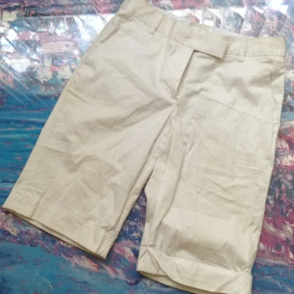 Pin Striped H&M Bermuda Shorts, Size 8 - Picture 4 of 5